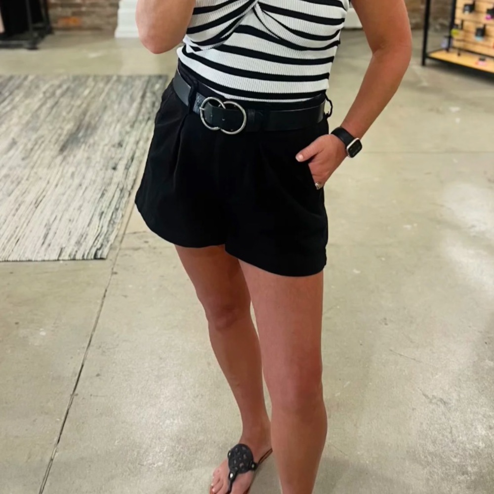 High Waisted Shorts in Black